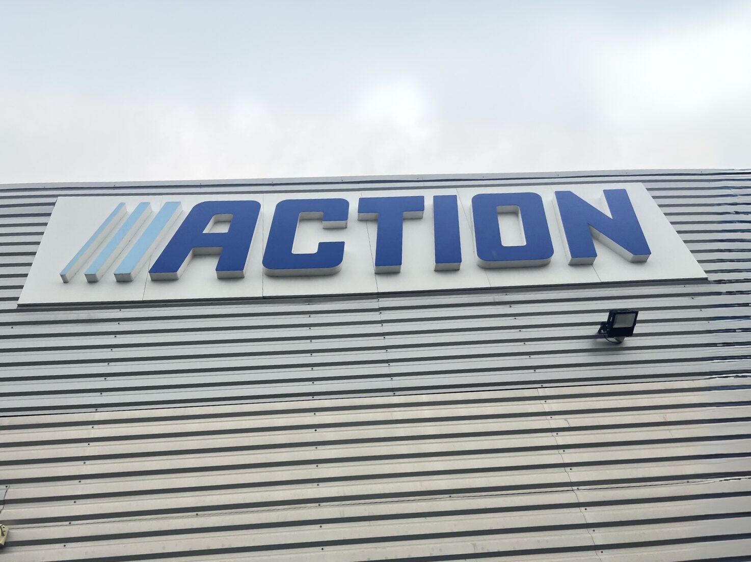 Devanture de l'enseigne Action (Illustration) &copy; LE FACTUEL / Anthony BONDON