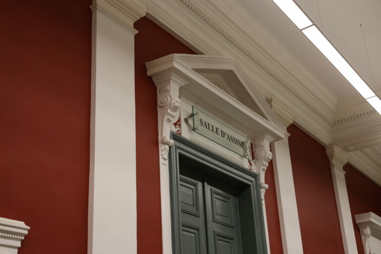 Salle d'assises au sein d'un tribunal en France (illustration) © DECHIFFREUR / LF