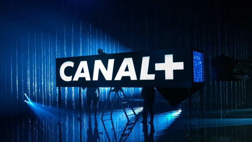 Installation de la boite canal © Groupe Canal Plus / PR-DR