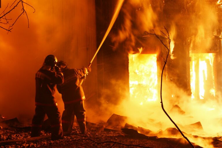 Les pompiers tentent de mobiliser le départ d'un feu (illustration)