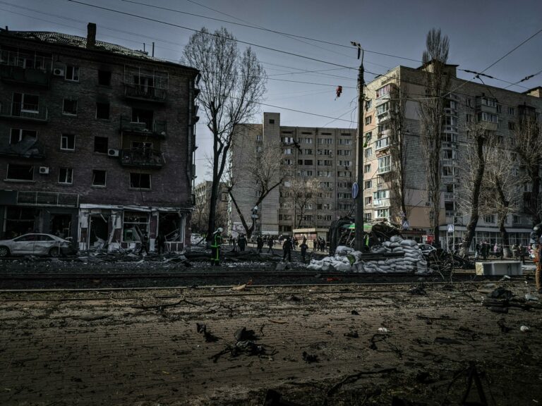 Kiev, lors de la guerre en Ukraine (Illustration) © Алесь Усцінаў