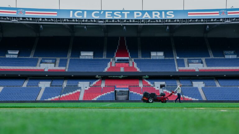 Illustration. Stade de football © TBD Traveller
