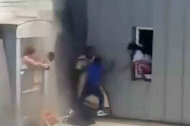 Fousseynou Cissé, qui a risqué sa vie pour sauver six occupants d’un appartement en feu, va être décoré pour acte de courage. Capture d'écran © DR