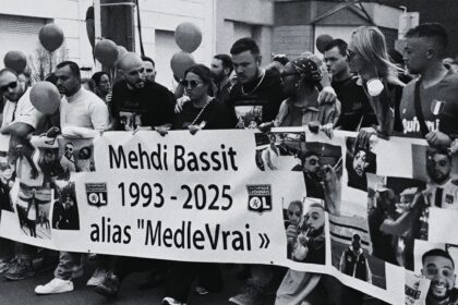Marche blanche en hommage à Mehdi Bassit, le dimanche 27 juillet à Bully-les-Mines (Pas-de-Calais) © DECHIFFREUR / LF