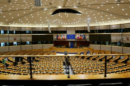 © Vue intérieure de l’hémicycle du Parlement européen, lieu central des débats. © Jonas Horsch/LUPXL