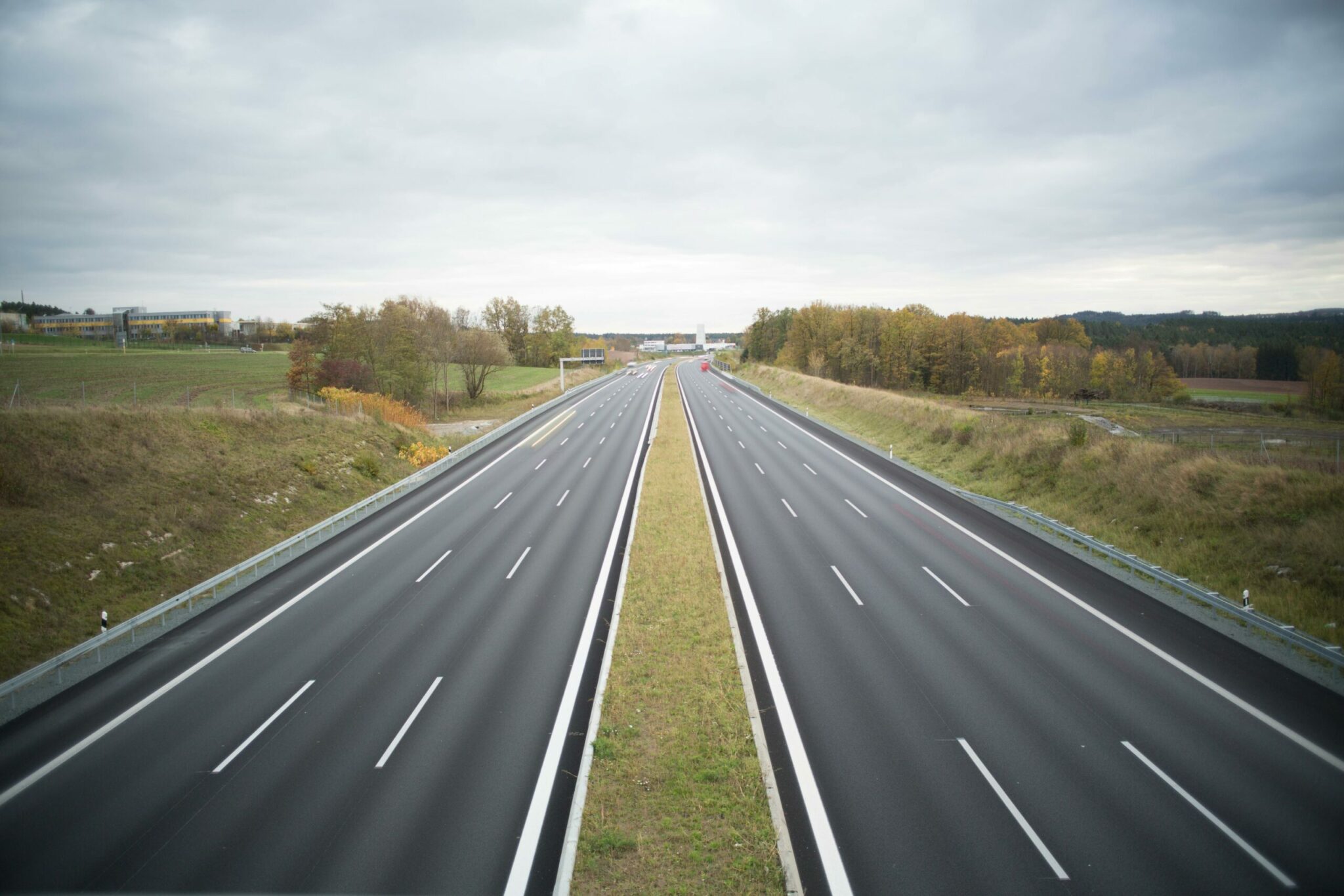 Illustration. Vue panoramique d'une autoroute. © Markus Spiske