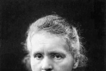 Marie Curie en 1920 © HENRI MANUEL — CHRISTIE'S / DOMAINE PUBLIC