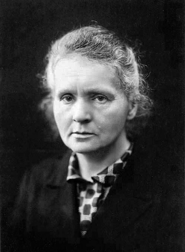 Marie Curie en 1920 © HENRI MANUEL — CHRISTIE'S / DOMAINE PUBLIC