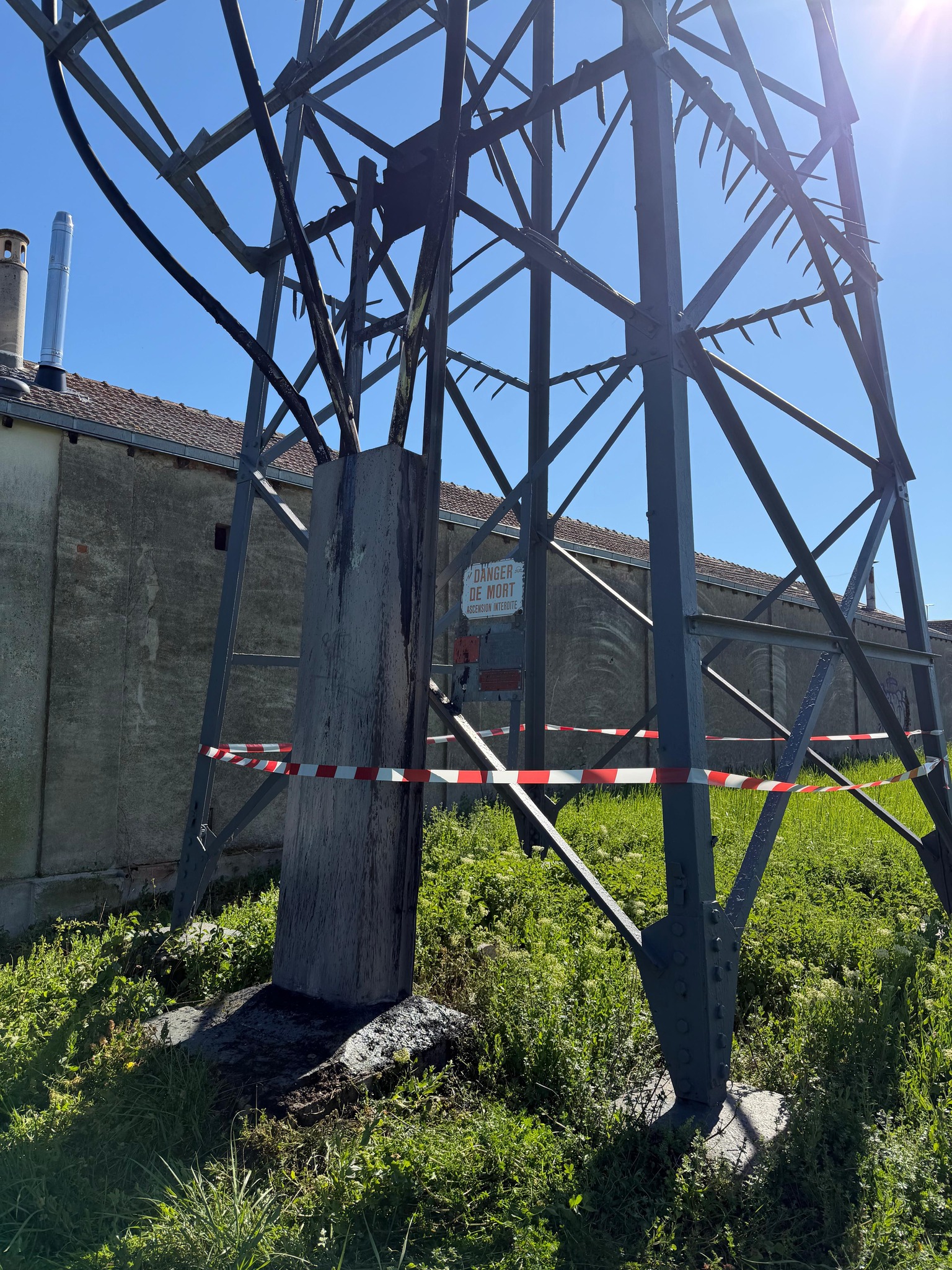Incendies d&rsquo;installations &eacute;lectriques dans le Cher : Une enqu&ecirc;te ouverte apr&egrave;s des actes &laquo;coordonn&eacute;s&raquo; &copy; VILLE DE BOURGES