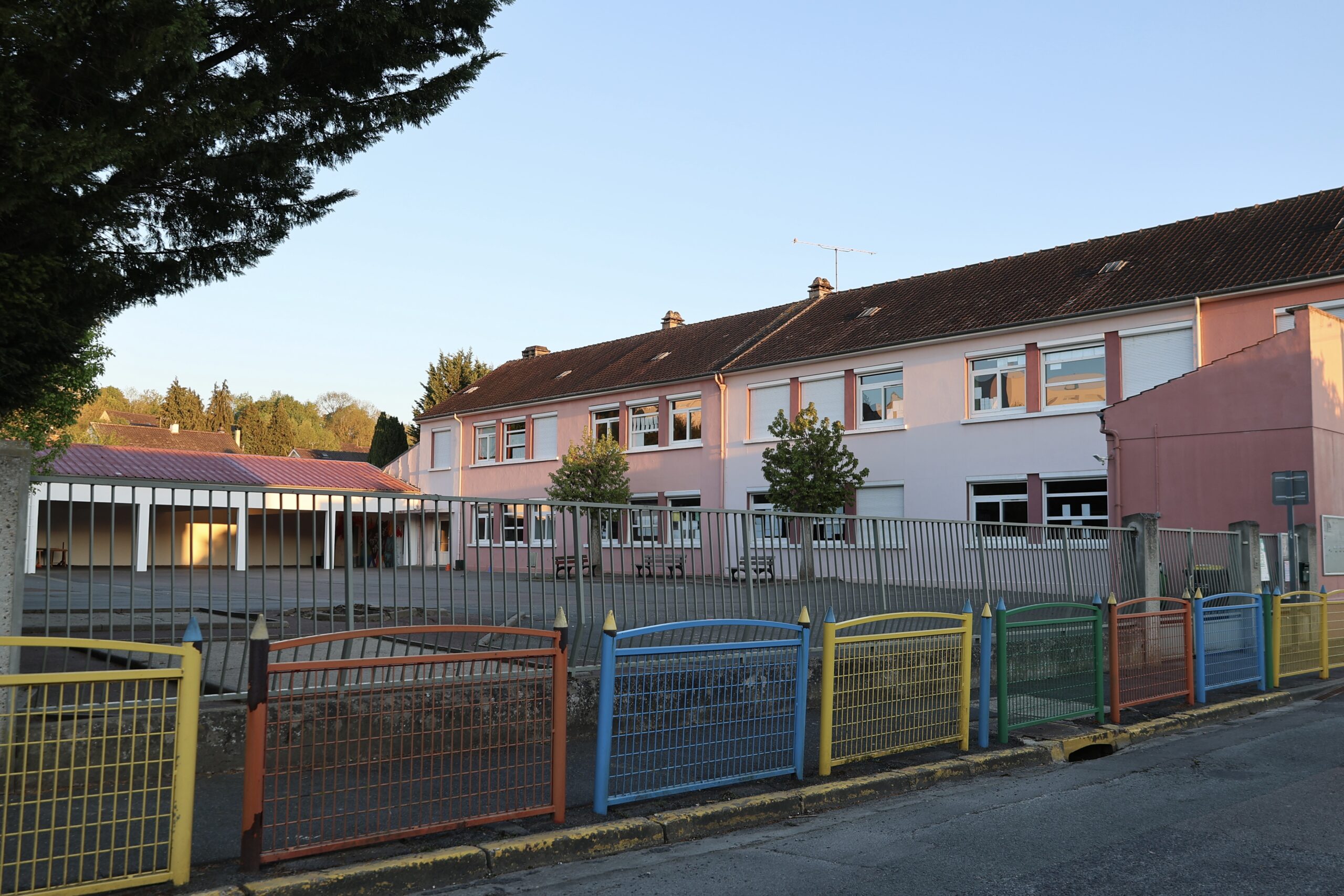 Oise : à Mouy, trois élèves accusent un accompagnateur d’attouchements lors d’une classe verte