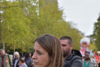 Sophie Binet à la manifestation intersyndicale du 2 octobre 2025 à Paris. © WIKIMEDIA / CC BY 4.0
