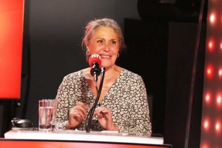 Sophie Garel dans les Grosses Têtes © RTL / GROUPE M6
