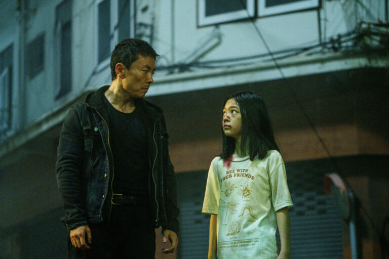 Après l’enlèvement de sa fille par un réseau criminel et face à l’inaction de la police, Wang Wei (Xie Miao) se lance dans une traque implacable pour la retrouver. © « THE FURIOUS » / METROPOLITAN