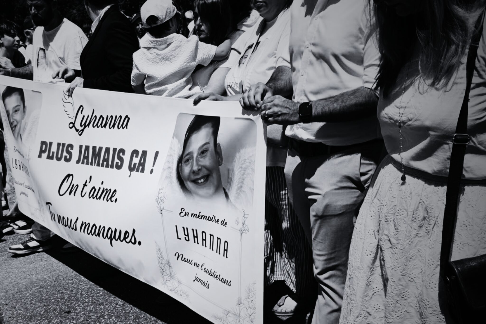 &Agrave; Fleurance, plusieurs milliers de personnes rendent hommage &agrave; Lyhanna sur fond de col&egrave;re contre les d&eacute;faillances judiciaires
