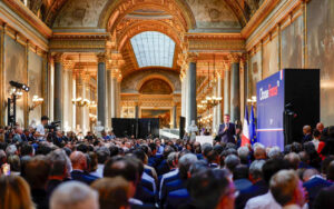 Emmanuel Macron a réuni 400 dirigeants internationaux à Versailles en juin 2025 pour le Sommet Choose France © Photo : DR / Elysée