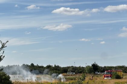 Un incendie s’est déclaré ce dimanche après-midi à proximité de l’enseigne Leroy Merlin à Beauvais (Oise) © DÉCHIFFREUR DE L’OISE / DR